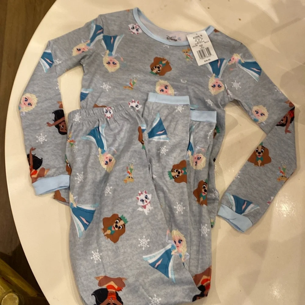 Disney Kids Frozen Pajama Set.  Size‎ 10.